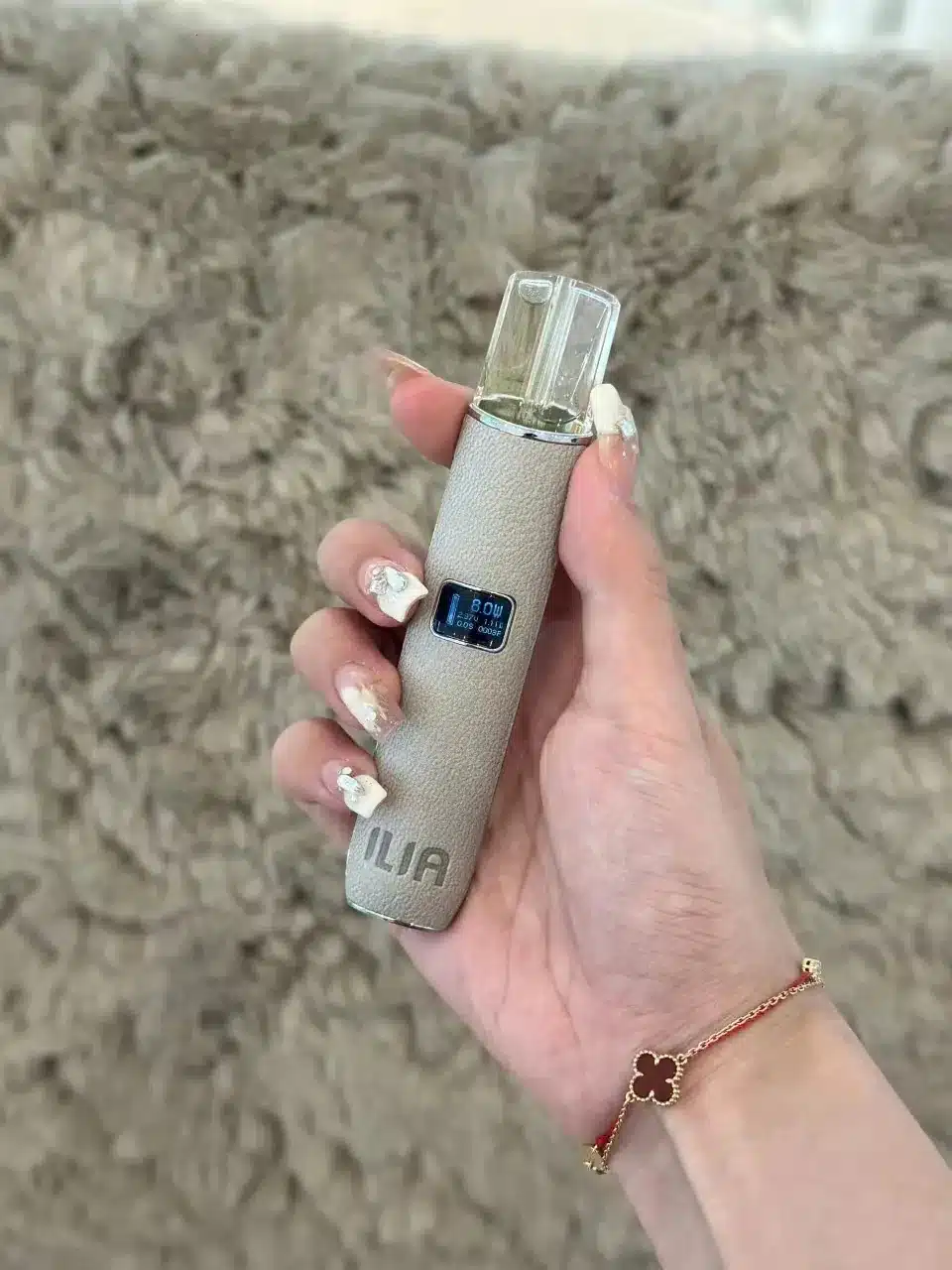 ILLA哩啞一代皮革主機-銀河灰-2.webp ILLA哩啞一代皮革主機 銀河灰 2